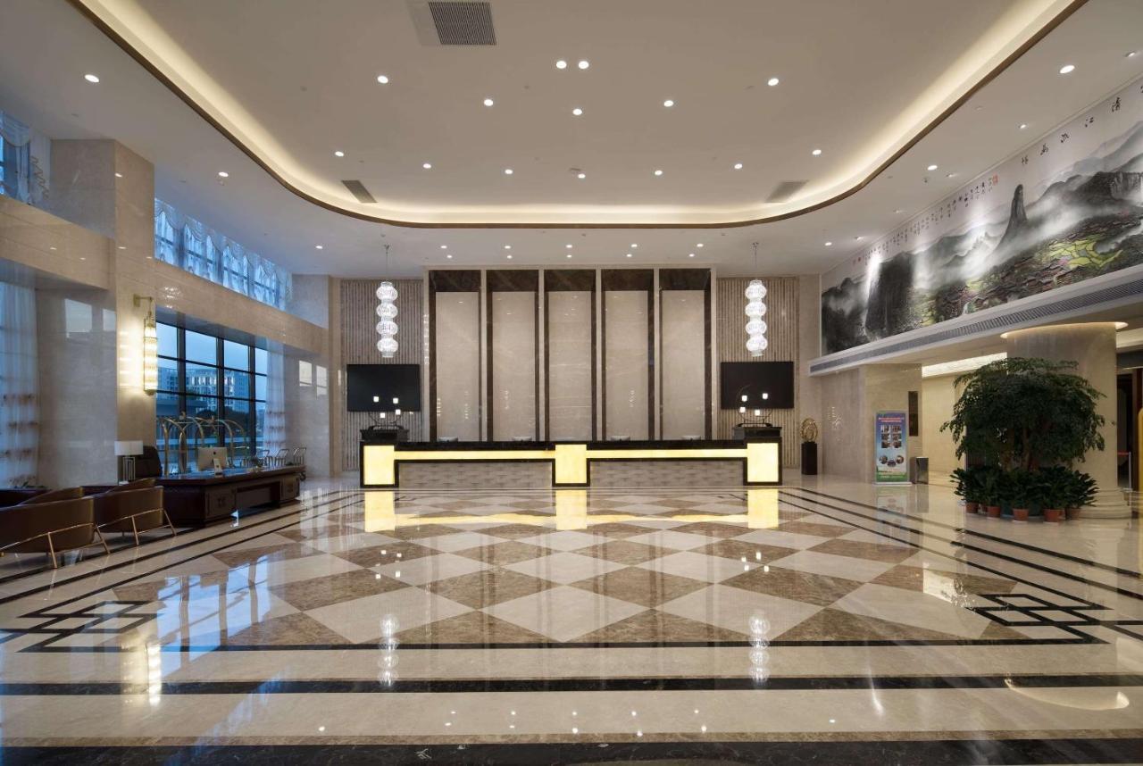 Hotel Ramada Plaza By Wyndham Enshi Exterior foto