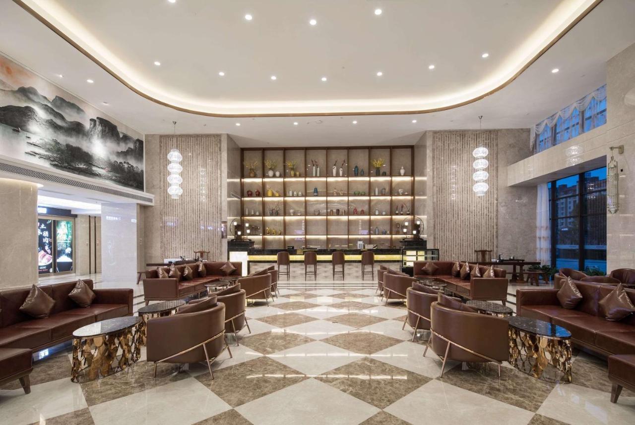 Hotel Ramada Plaza By Wyndham Enshi Exterior foto